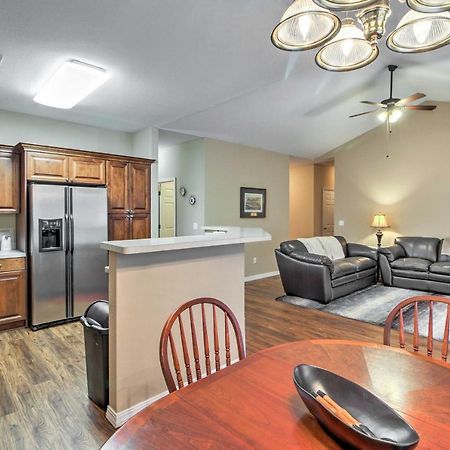 Branson Home With Deck Walk To The Strip And Creek! Exteriér fotografie