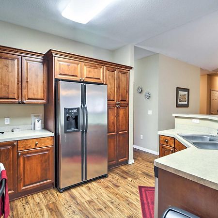 Branson Home With Deck Walk To The Strip And Creek! Exteriér fotografie