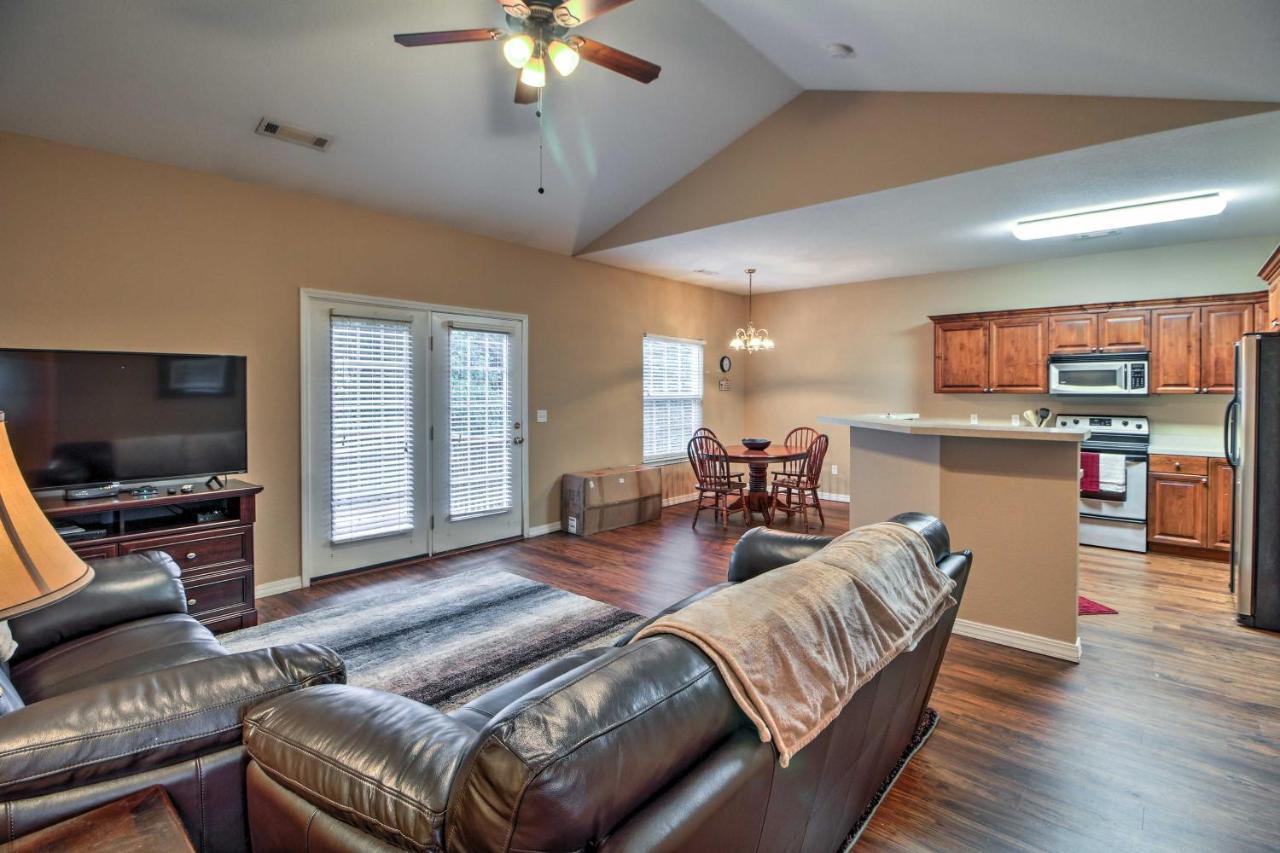 Branson Home With Deck Walk To The Strip And Creek! Exteriér fotografie
