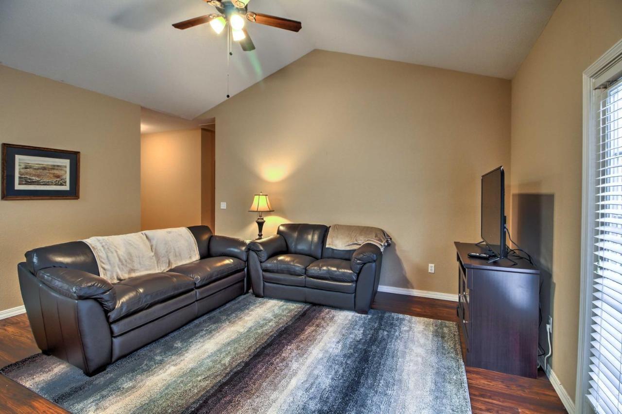 Branson Home With Deck Walk To The Strip And Creek! Exteriér fotografie
