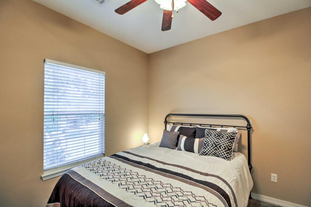 Branson Home With Deck Walk To The Strip And Creek! Exteriér fotografie